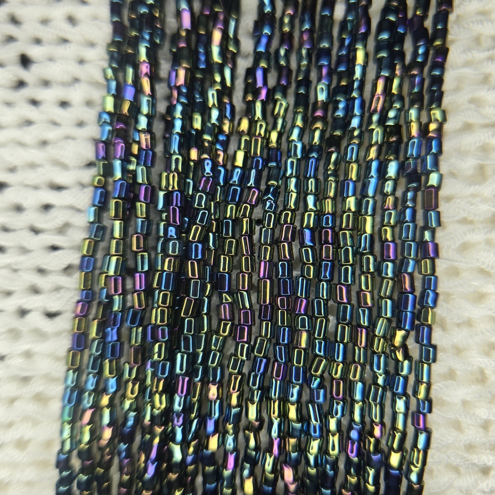 Elegant Multicolor Beaded Necklace - Picture 2 of 6